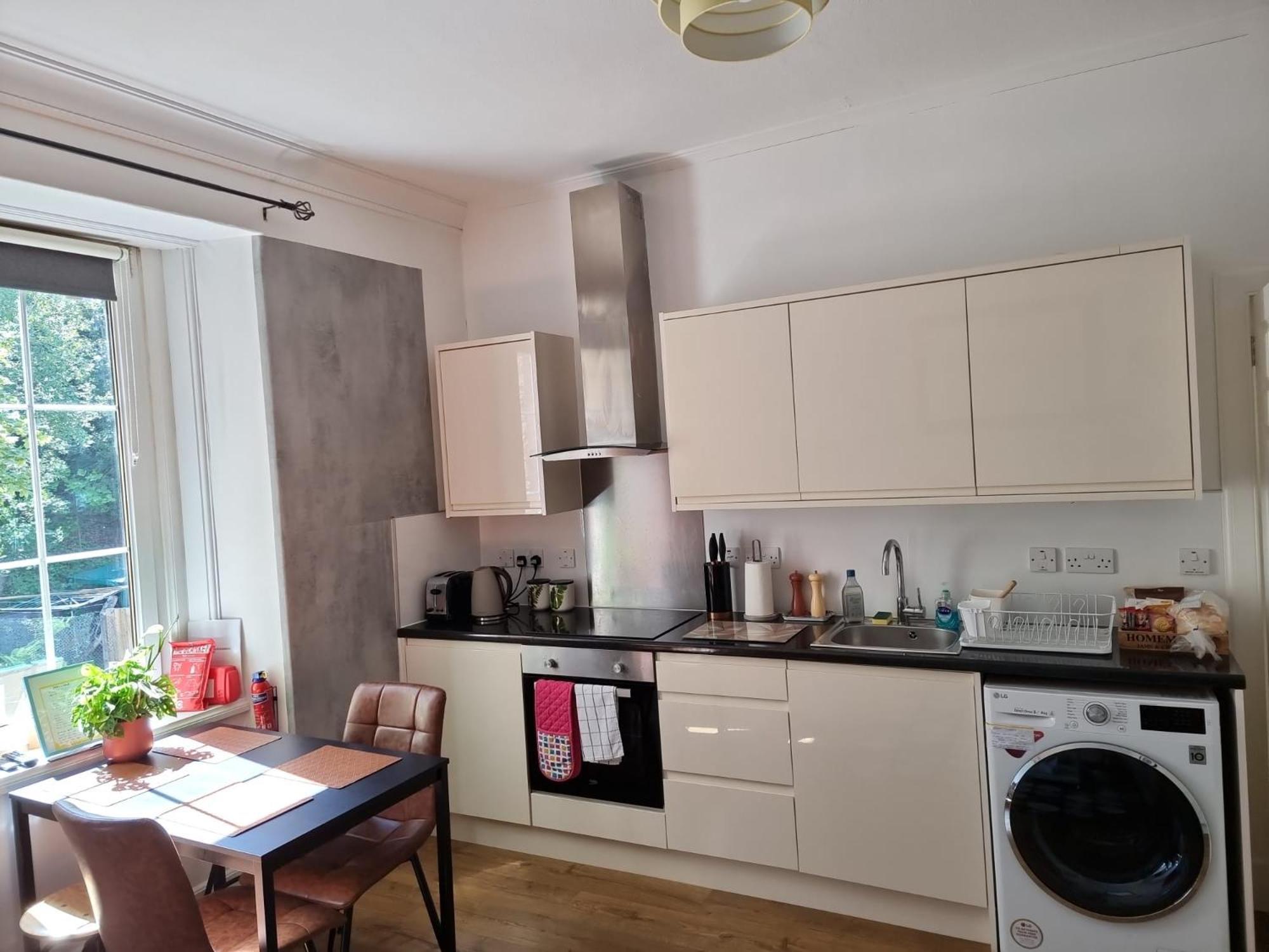 Charming Victorian Apartment, Close To Centre Инвернесс Экстерьер фото